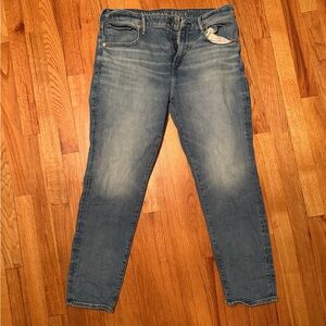 AE Men’s AirFlex+ athletic straight jean